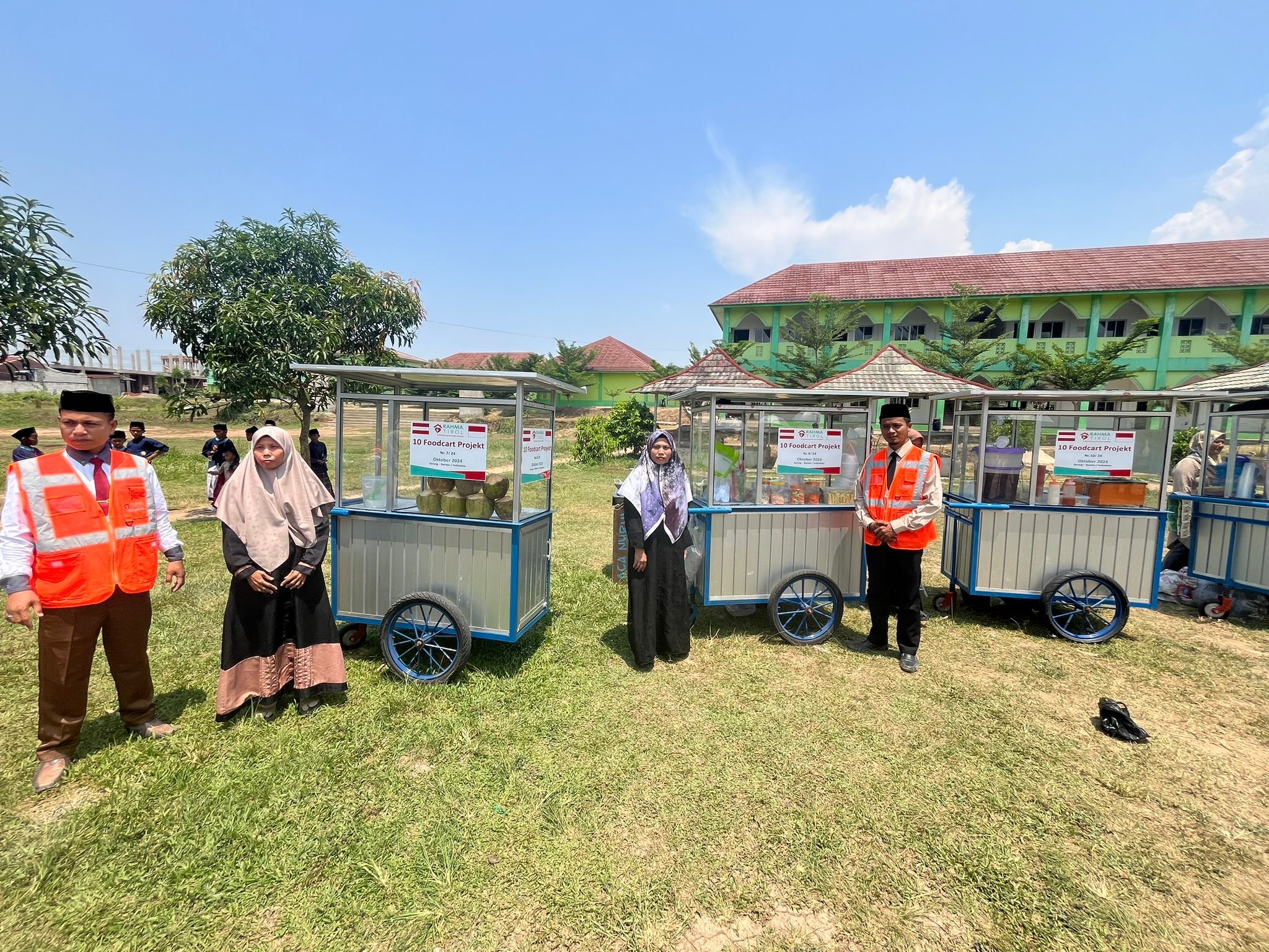 Entwicklungsprojekte in Indonesien mit Verkaufswagen